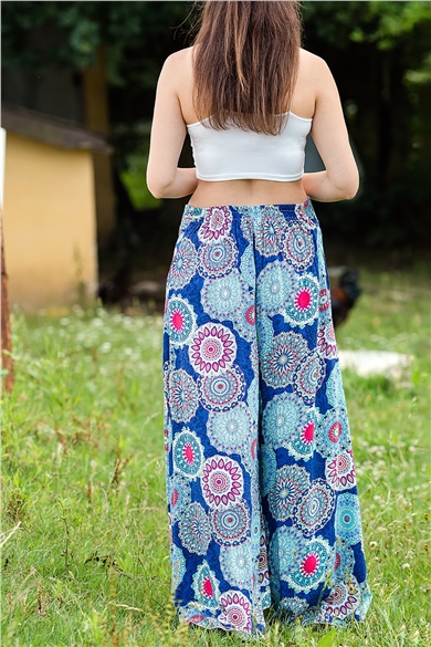 Mandala Desenli Yırtmaçlı Mavi Pantolon