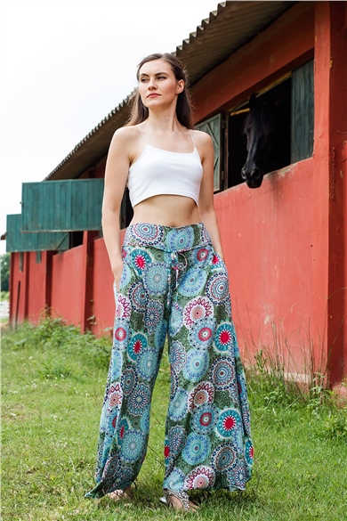 Mandala Desenli Yırtmaçlı Yeşil Pantolon