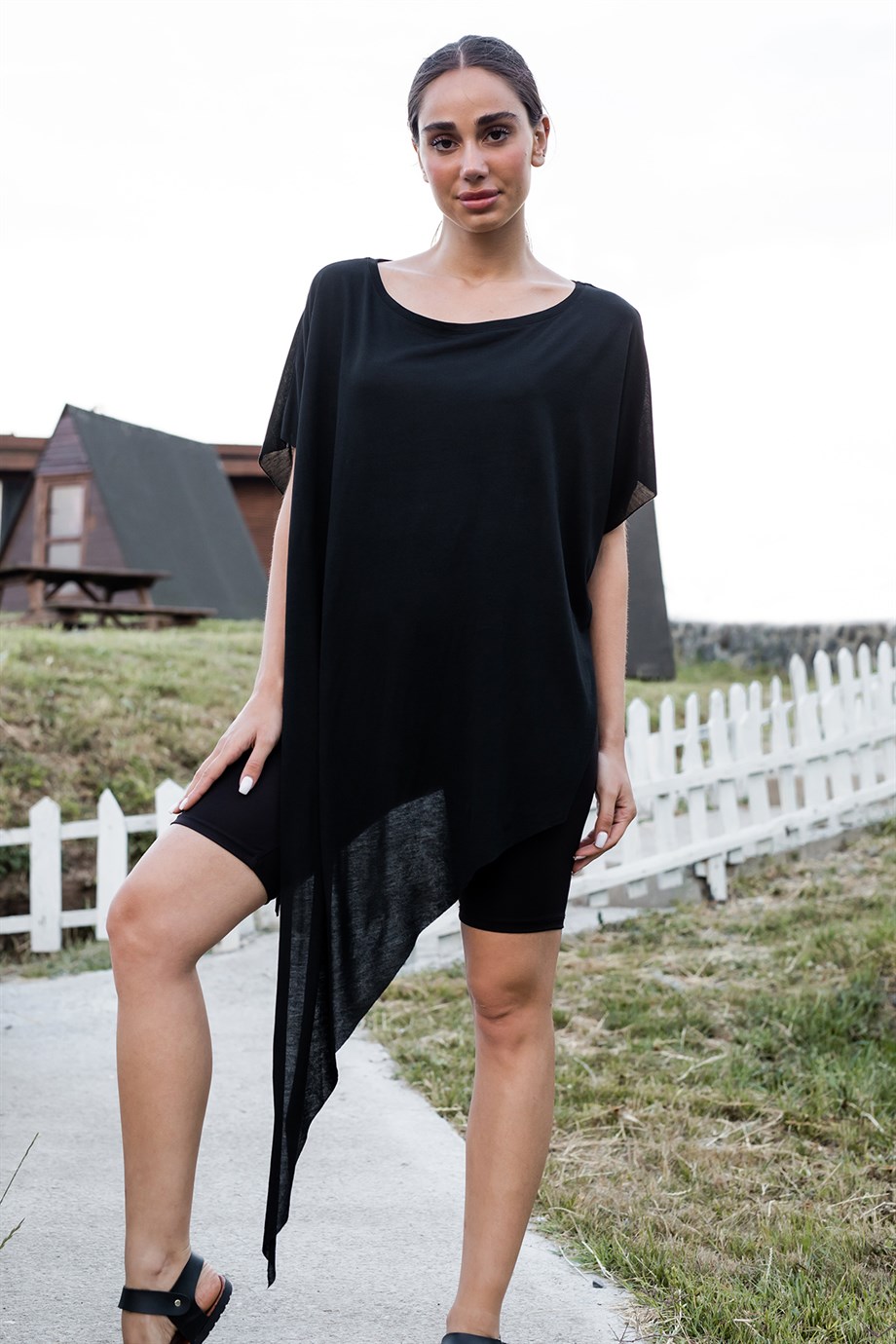 Asimetrik Model Siyah T-shirt