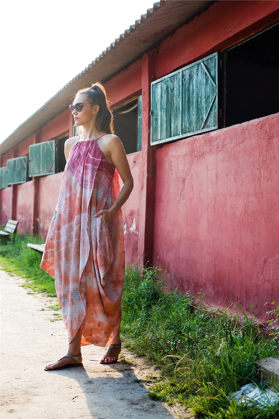 Batik Yırtmaçlı Pembe Elbise