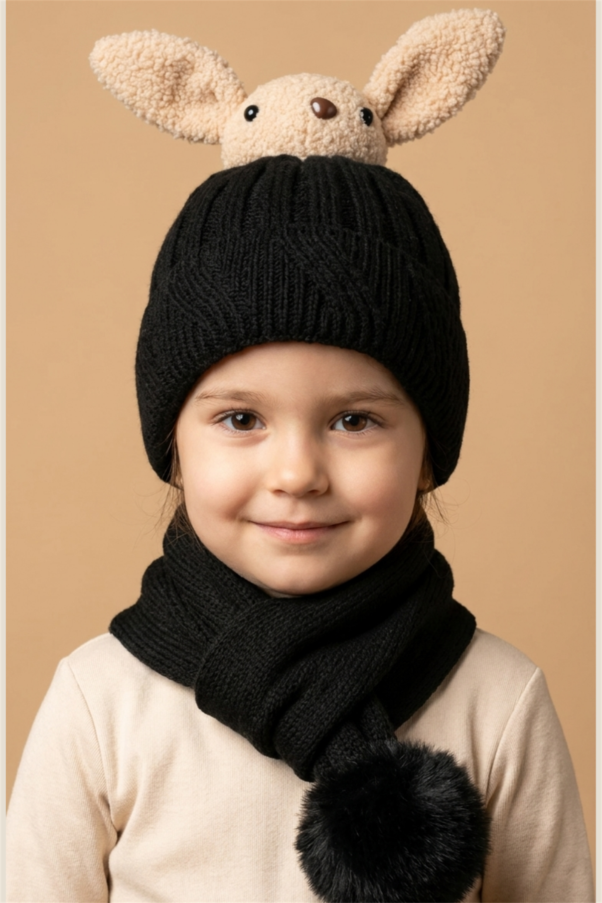 Tavşan Figürlü Siyah Çocuk Şapka Atkı Takımı