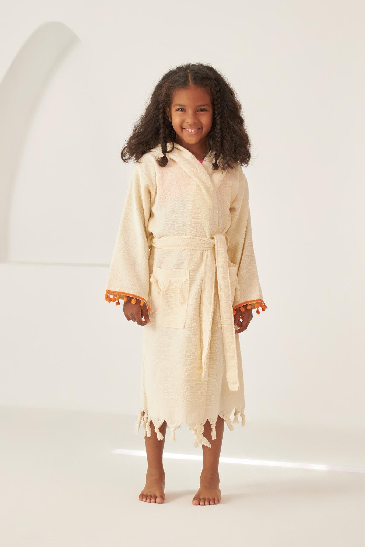 Girls Ecru Colored Flower Patterned Pestemal Bathrobe