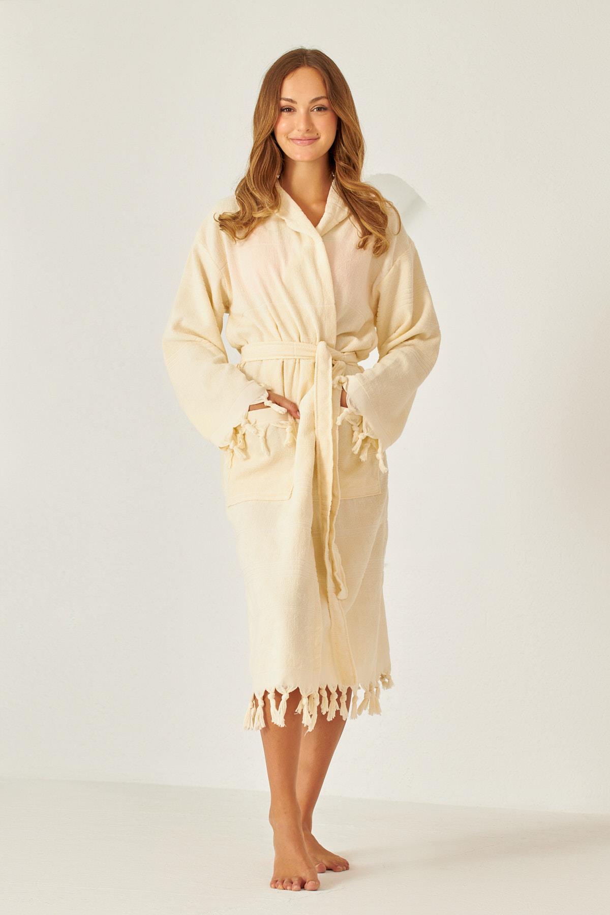 Kadın Ekru Renkli Frida Detaylı Peştemak Bornoz