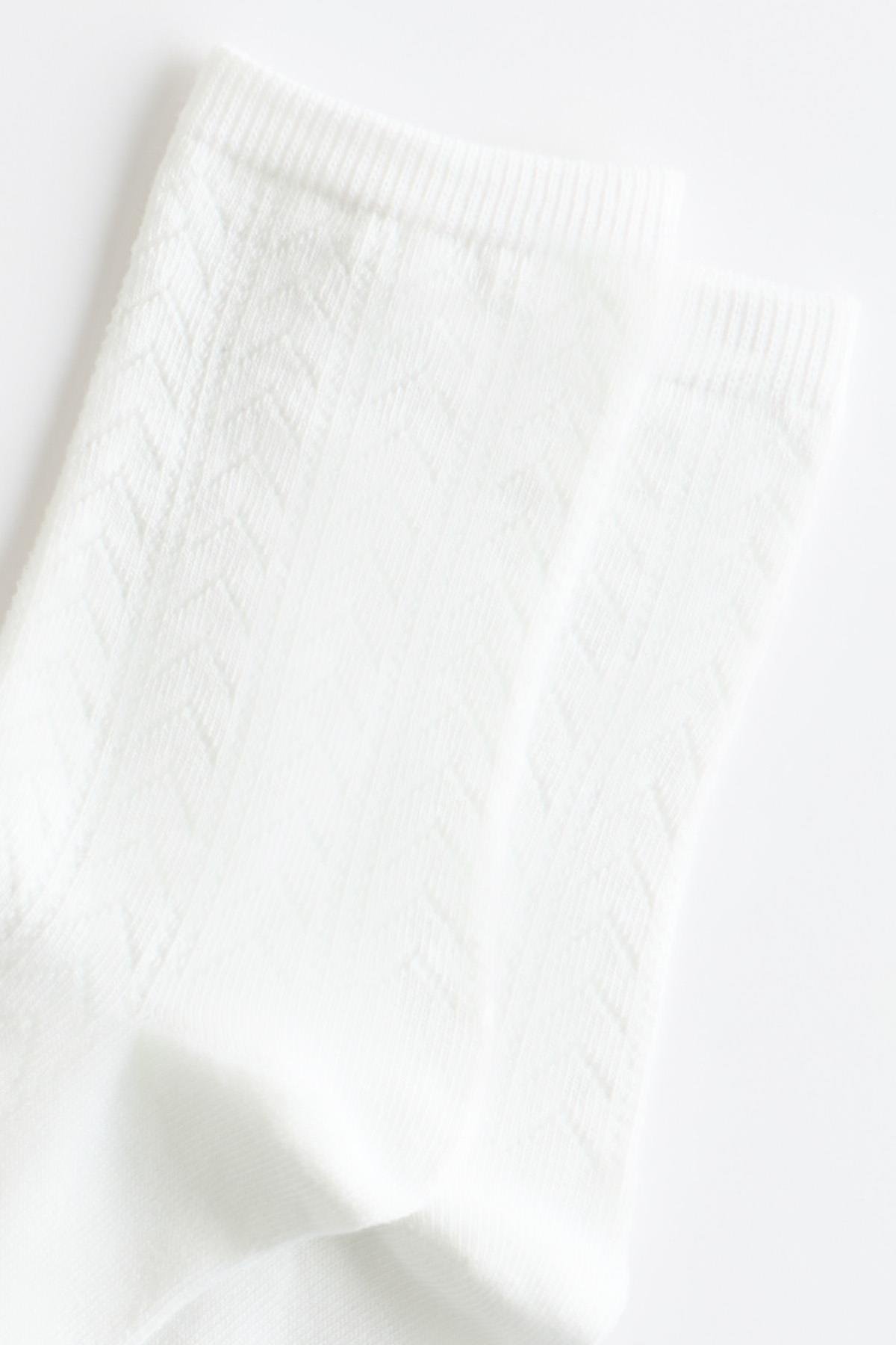 Womens Patterned Ankle Socks White