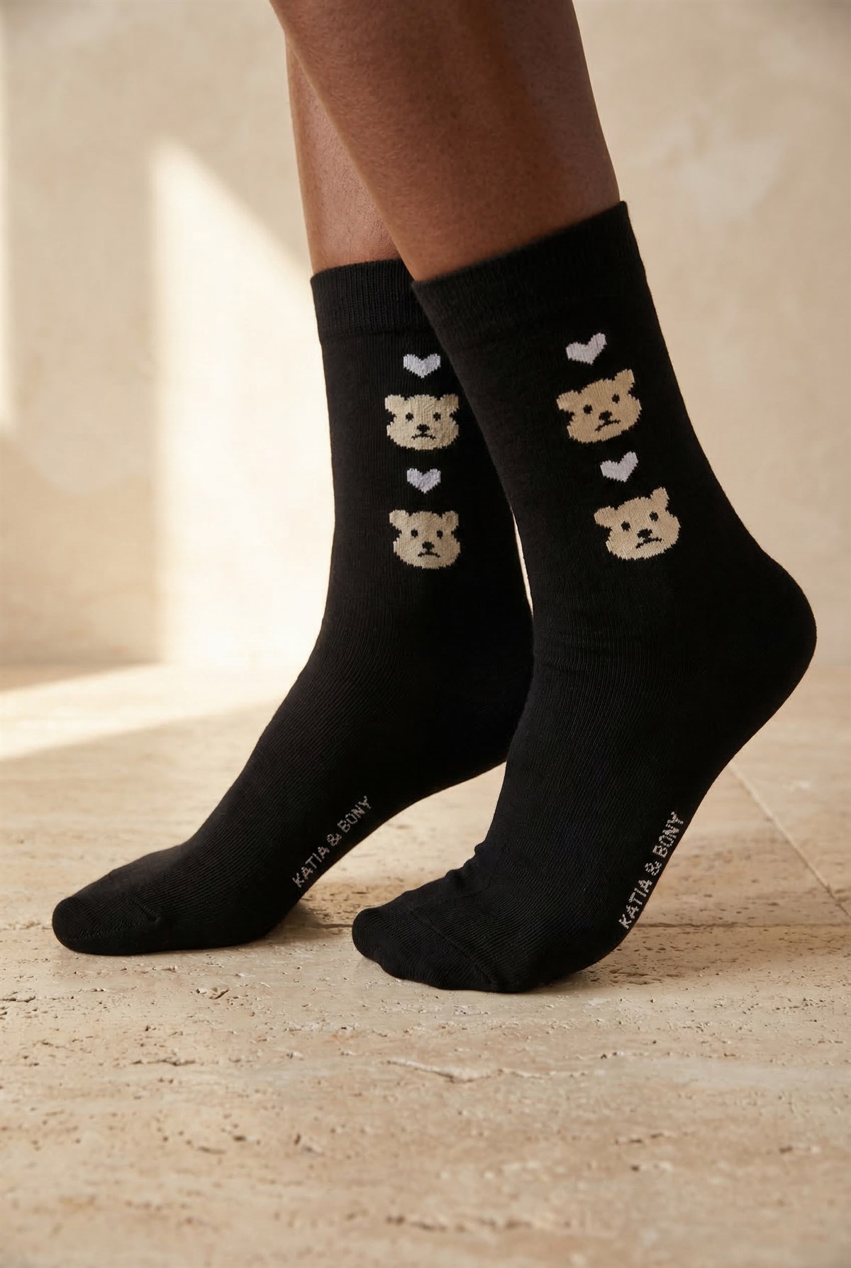 Kadın Ayıcık Desenli Siyah Soket Çorap