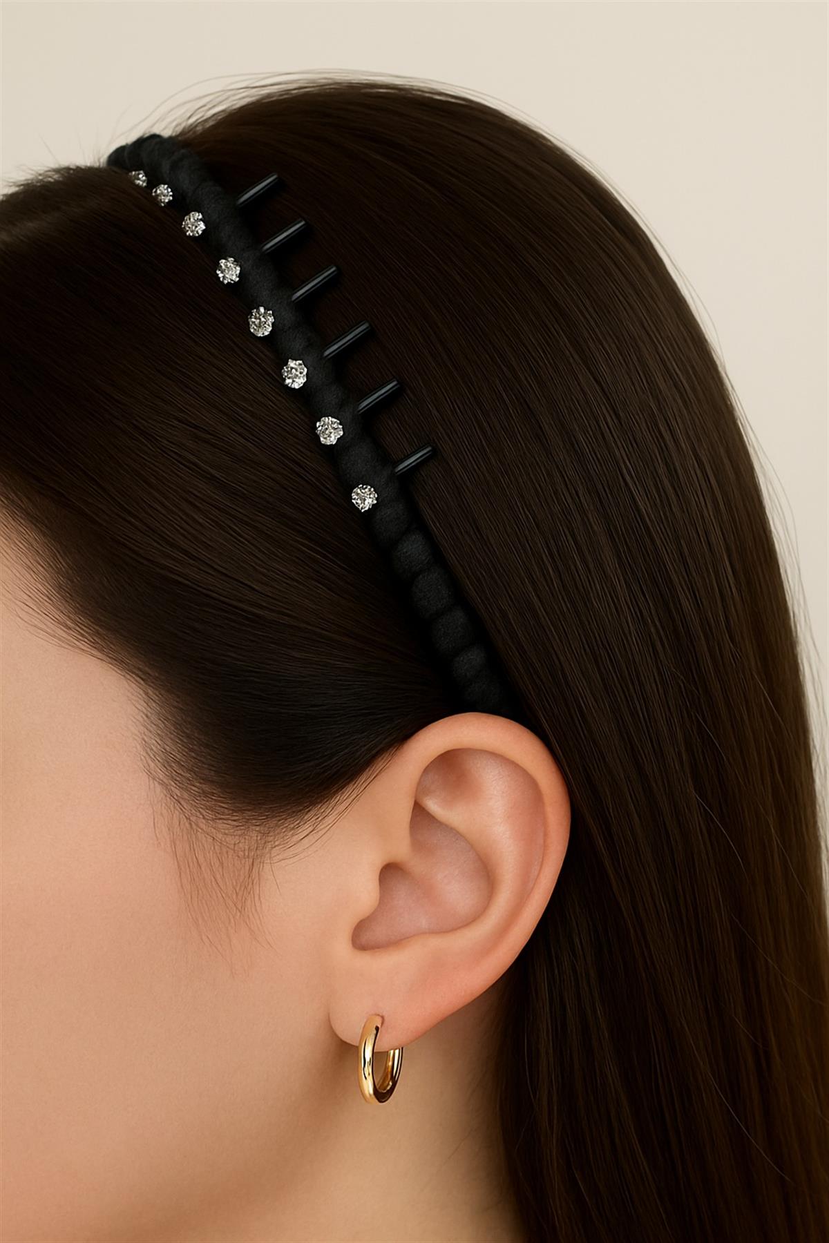 Siyah Tarak Formunda Taş Detaylı Taç