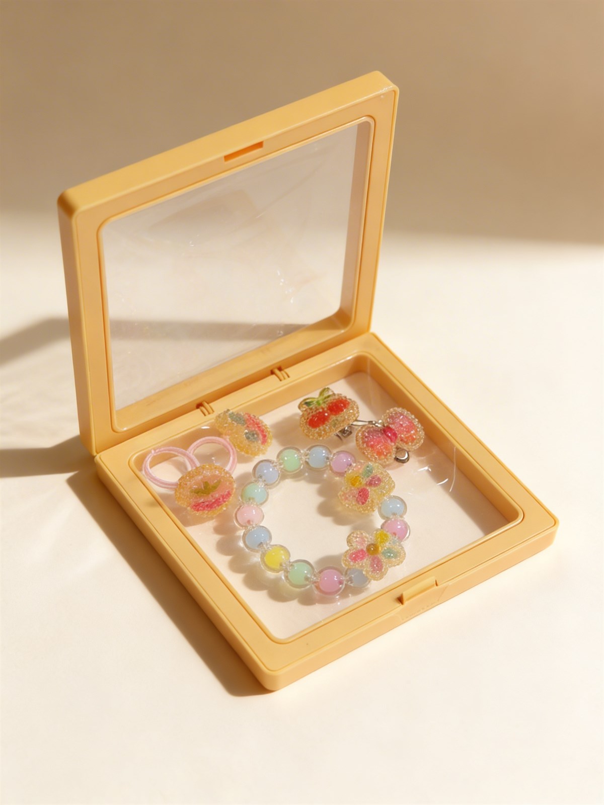 Kız Çocuk 5li Desenli Plastik Kutulu Takı Seti Sarı