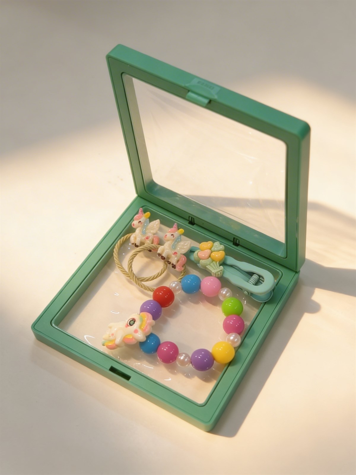 Kız Çocuk 4lü Renkli Unicornlu PLastik Kutulu Toka Bileklik  Seti Yeşil