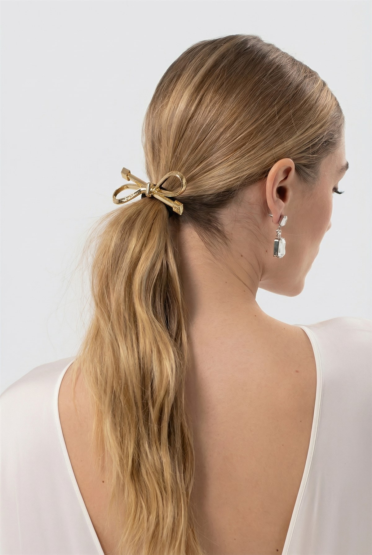 Elastic Buckle With Gold Bow Accessory