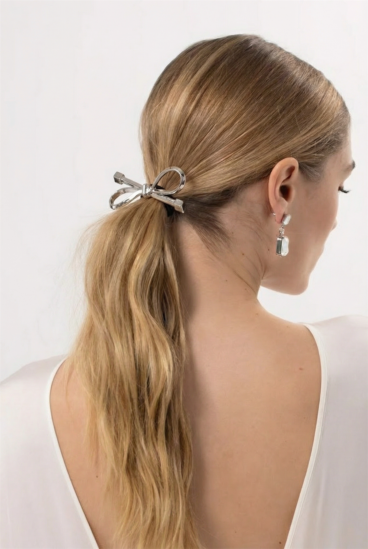 Elastic Buckle With Silver Bow Accessory
