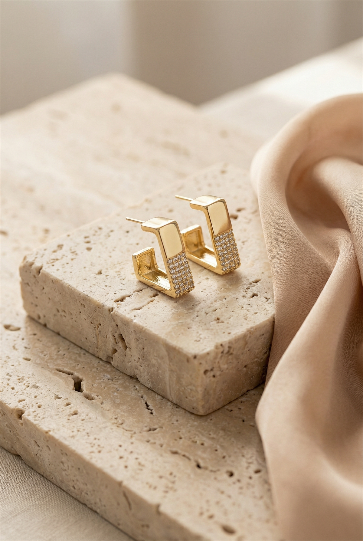 Womens Stone Detailed Square Form Gold Earrings
