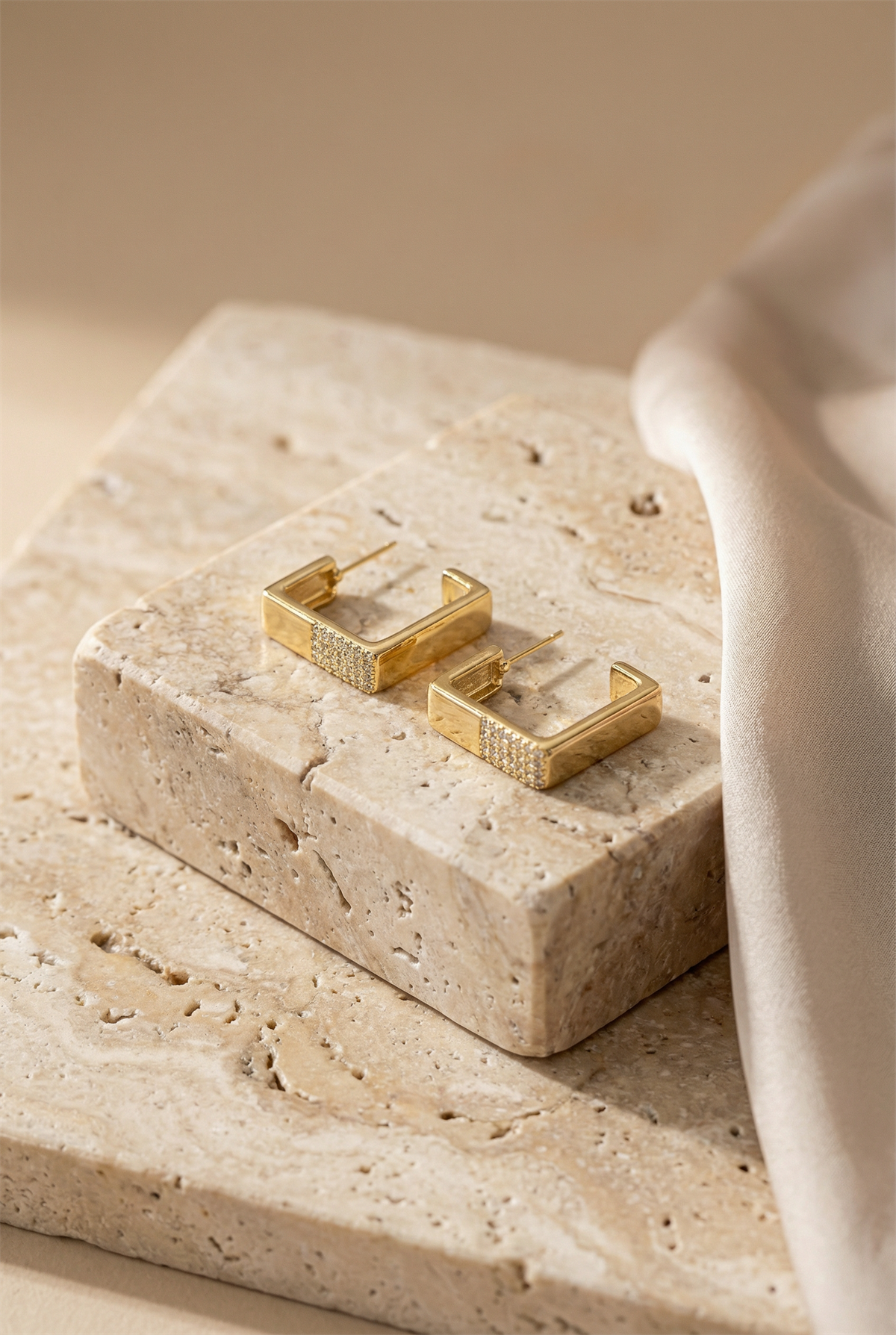 Womens Stone Detailed Square Form Gold Earrings