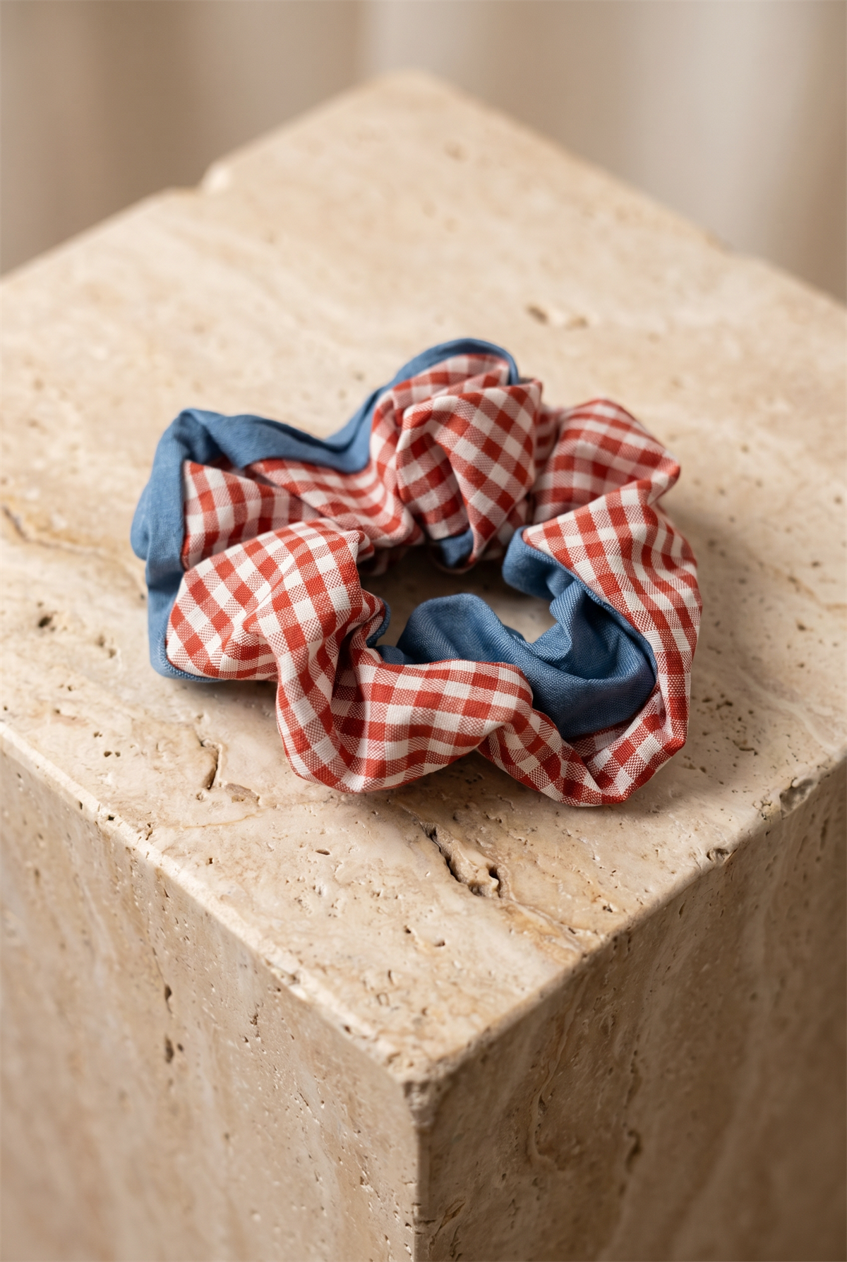 Pötikareli ve Mavi Scrunchie Toka