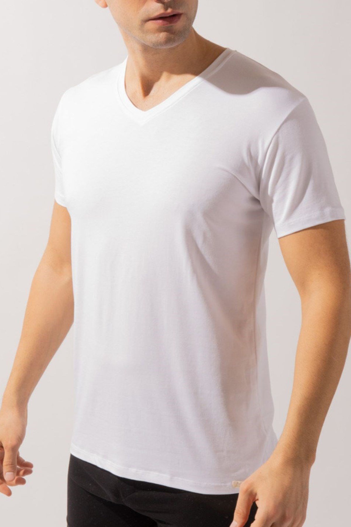 Basic New Modal V Yaka Erkek T-shirt Beyaz