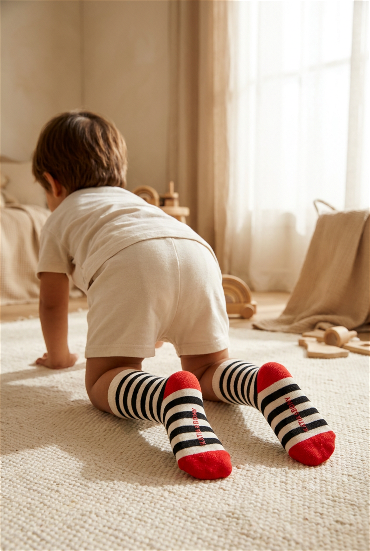 Baby Eye Knee Socks Ecru