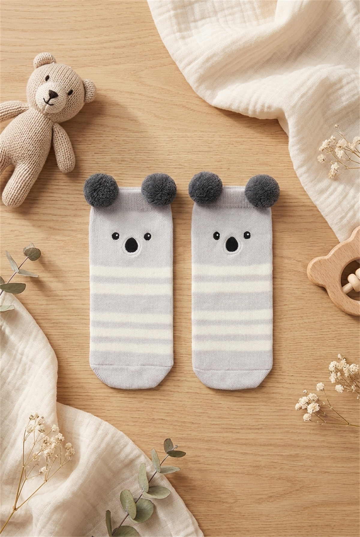 Bebek Ponpon Aksesuarlı Sevimli Koala Desenli Soket Çorap Gri