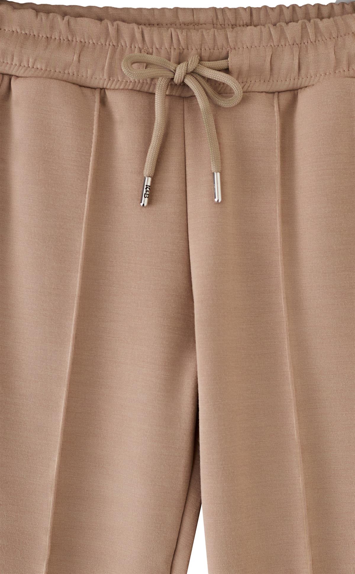 Erkek Çocuk Bej Renkli Beli Bağlamalı Eşofman Altı