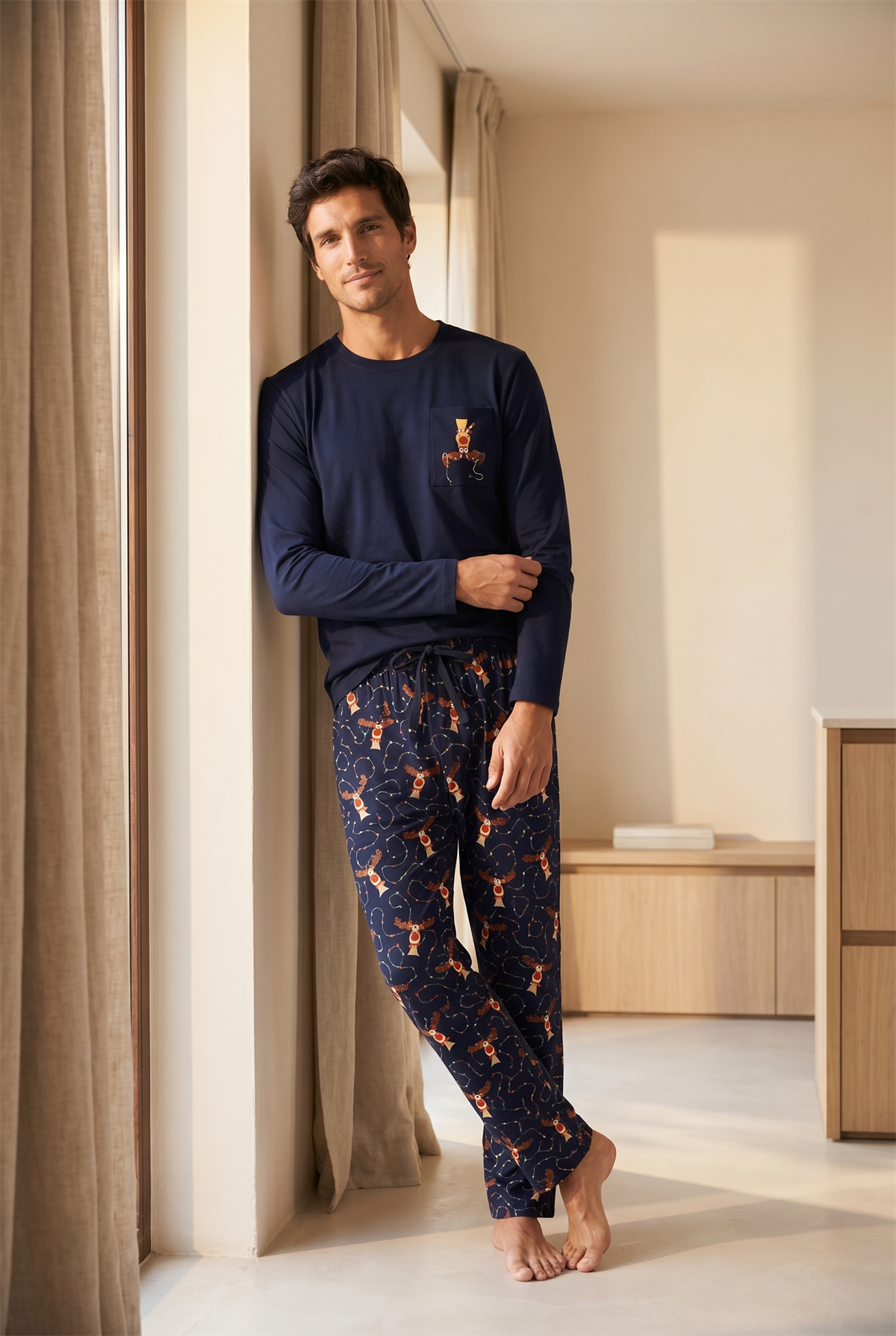 Erkek Geyik Desenli Kutulu Yılbaşı Pijama Takımı Lacivert