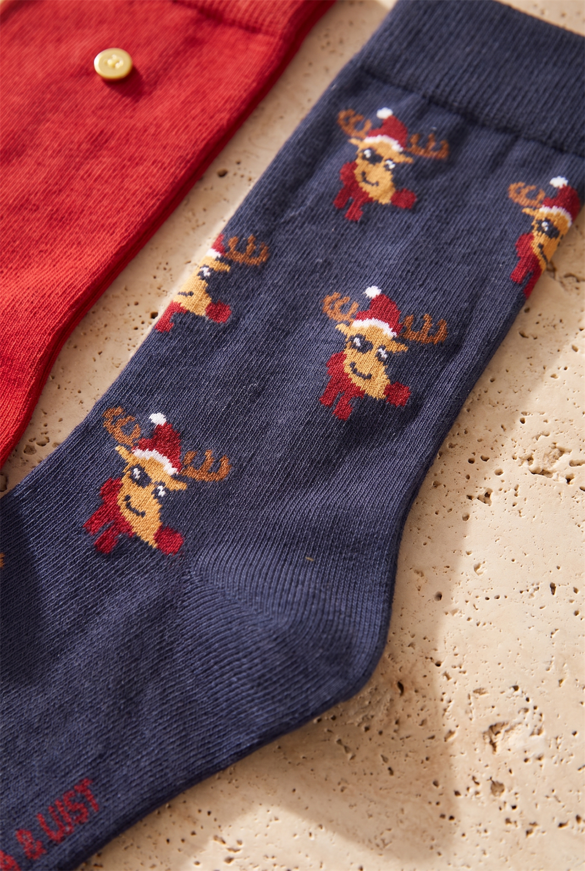 Mens Deer Patterned New Years Themed 2-Piece Socks