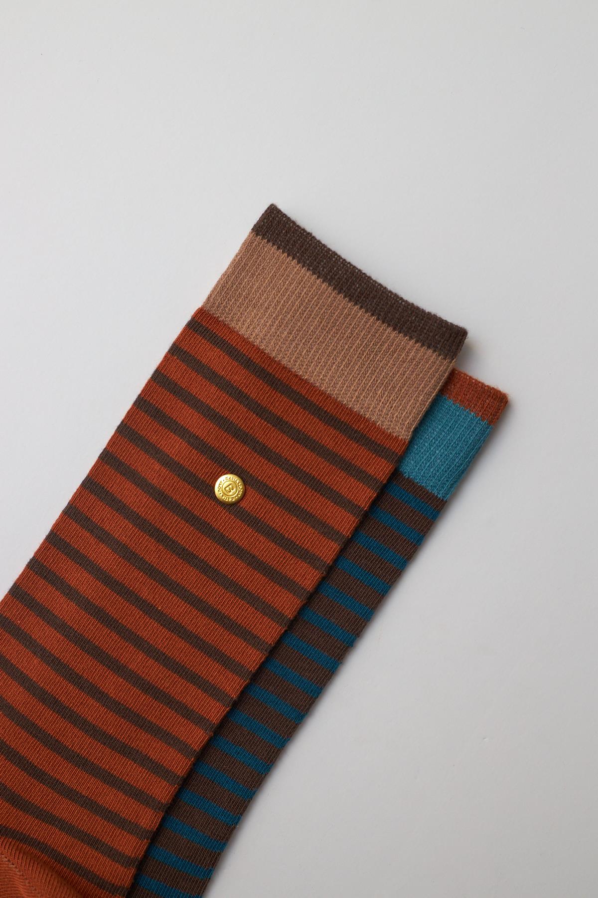Erkek Zımbalı Çizgili Soket Çorap Lacivert-Kahverengi