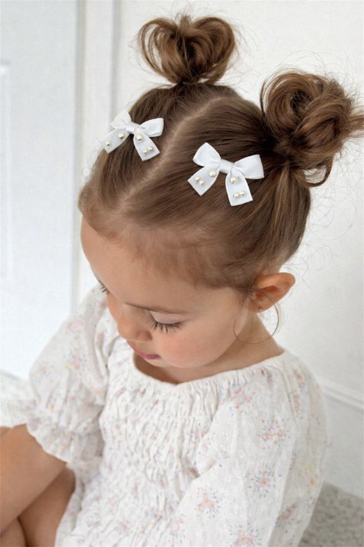 2-Piece Buckle With Pearl Accessory White