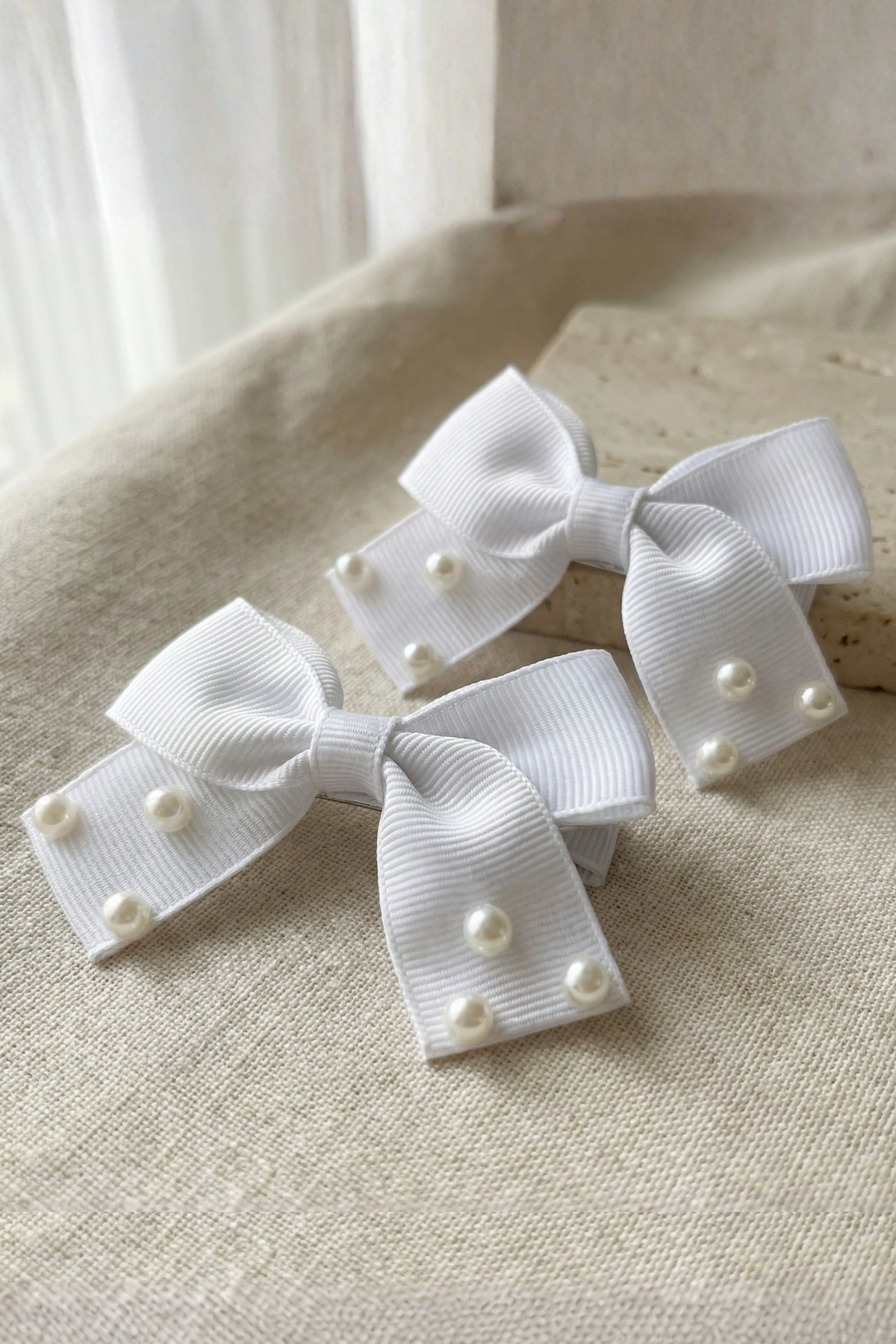2-Piece Buckle With Pearl Accessory White