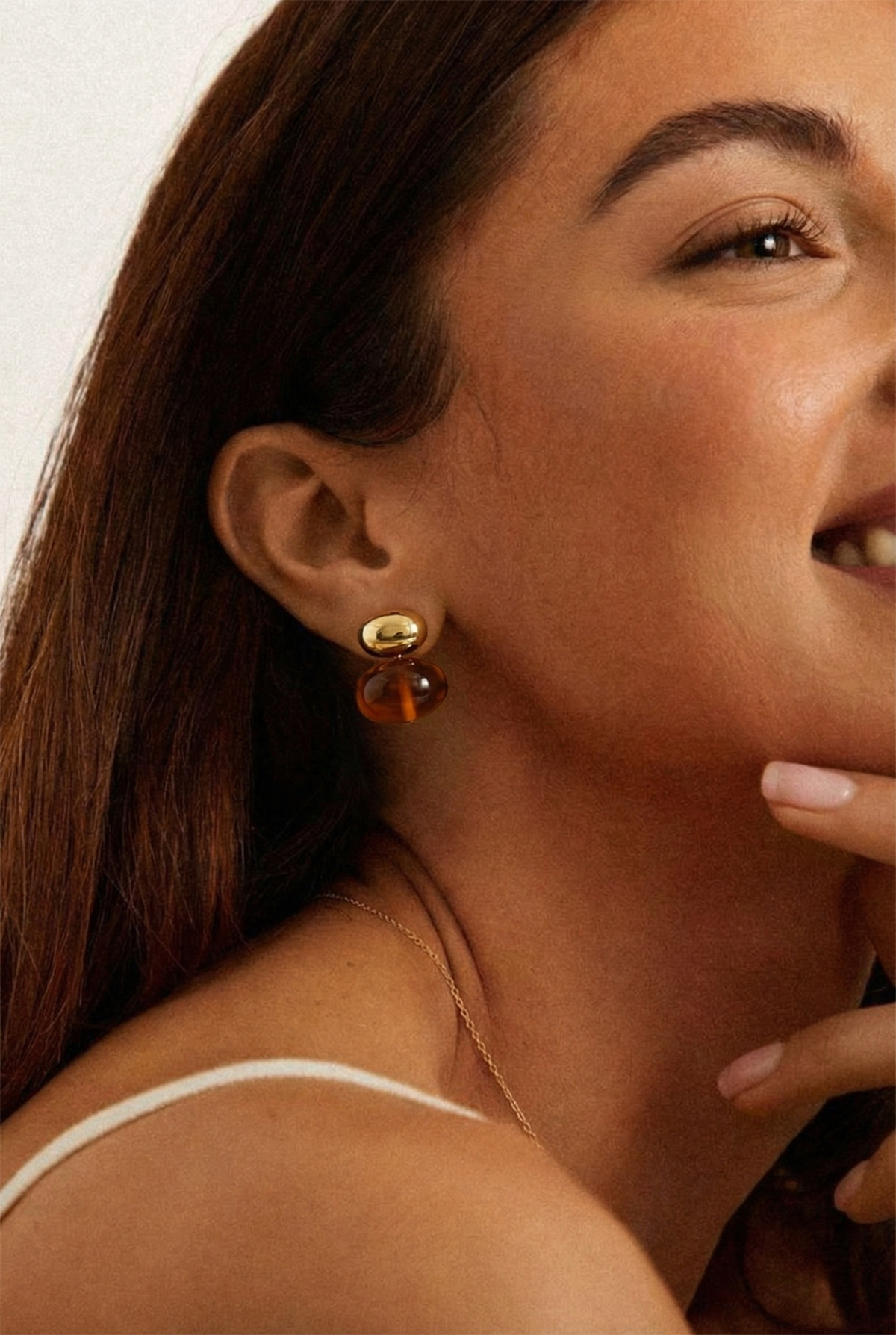Womens Amber Stone Detailed Minimal Earrings