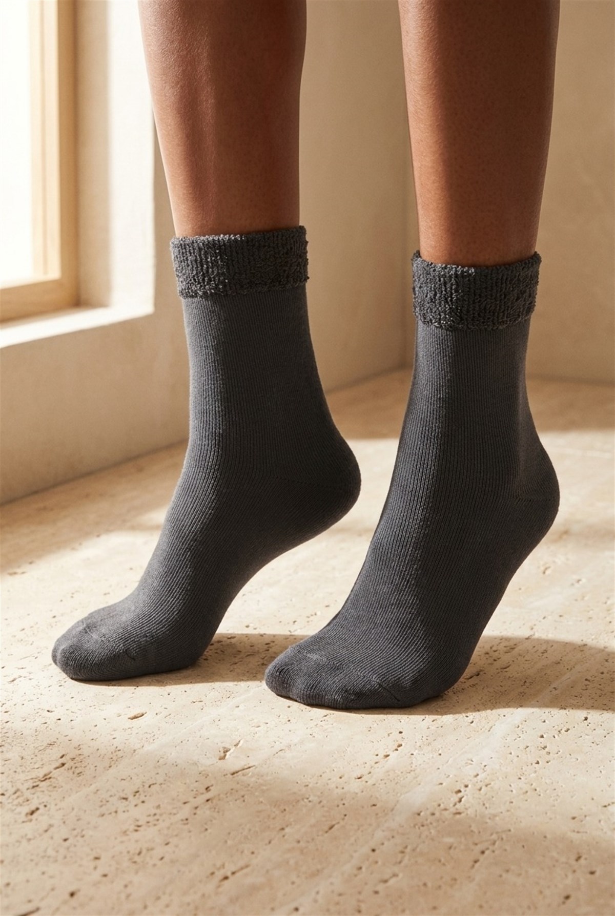 Womens Anthracite Colored Towel Socket Socks
