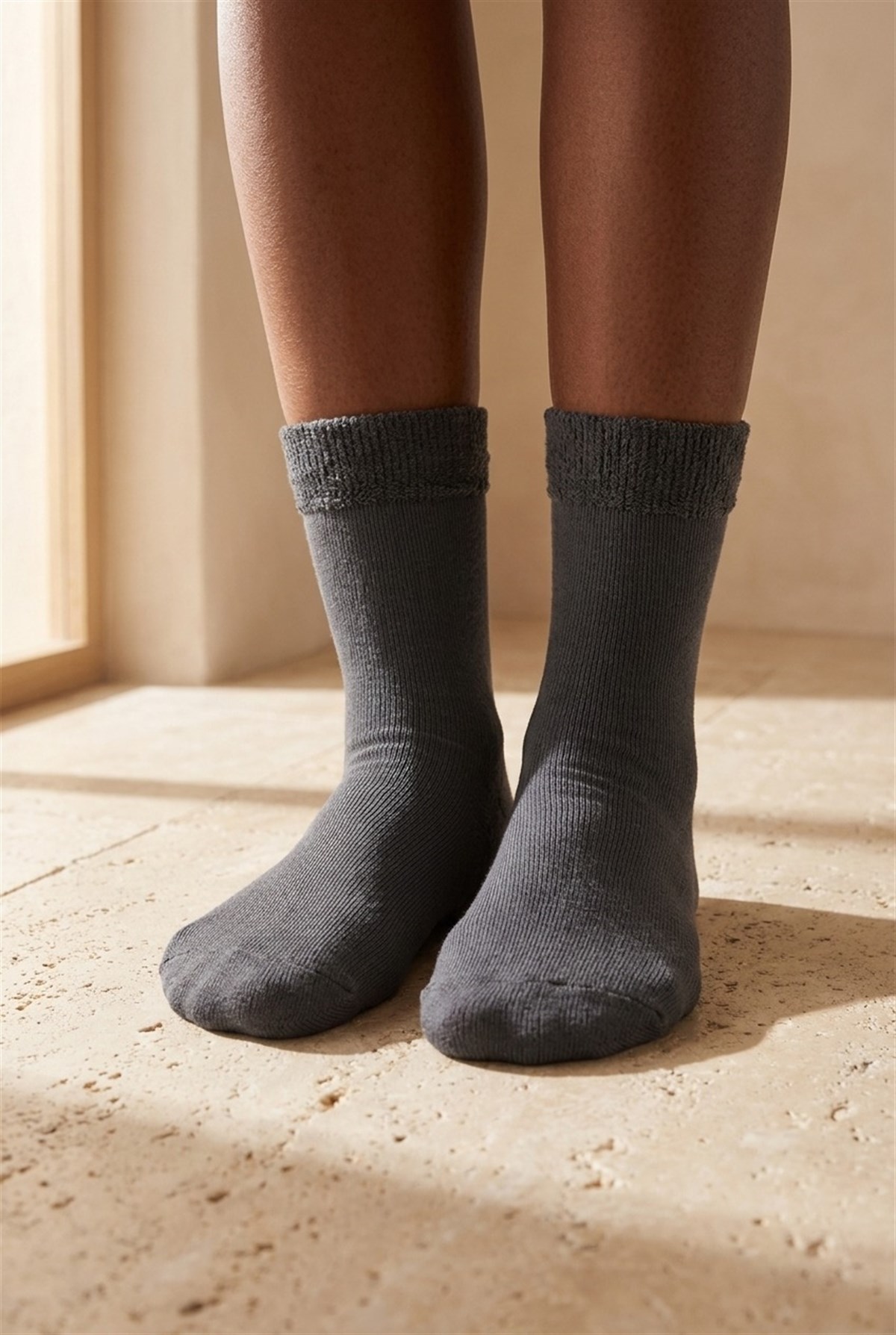 Womens Anthracite Colored Towel Socket Socks