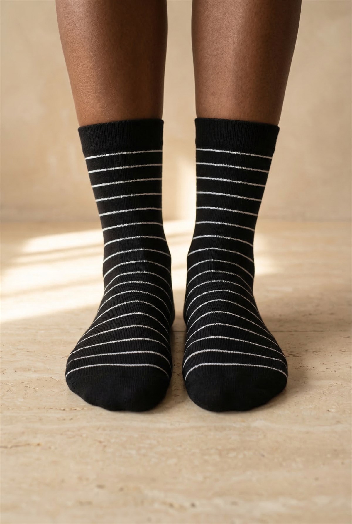 Kadın Çizgili Siyah Soket Çorap 