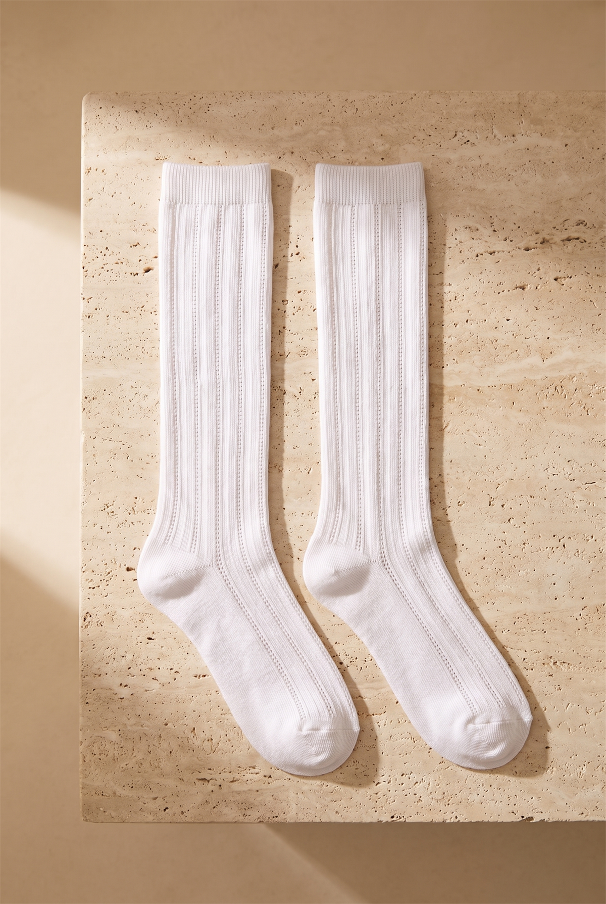 Womens Below-the-Knee Socks White