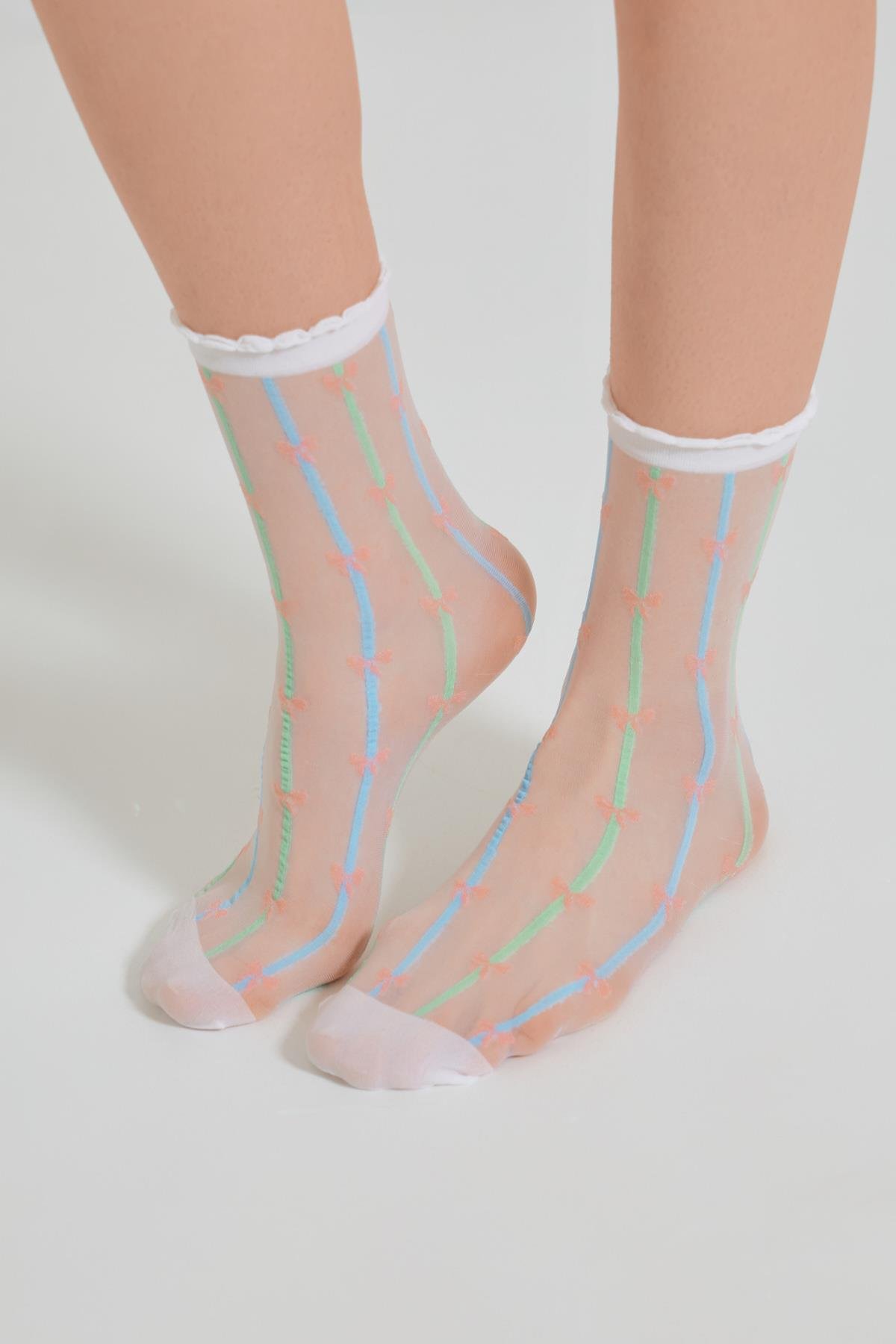 Womens Bow Detailed Thin Ankle Socks White