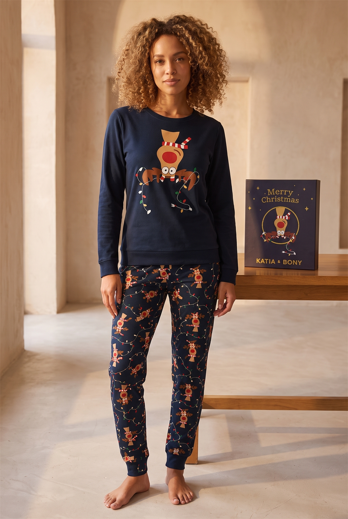 Kadın Geyik Desenli Kutulu Yılbaşı Pijama Takımı Lacivert