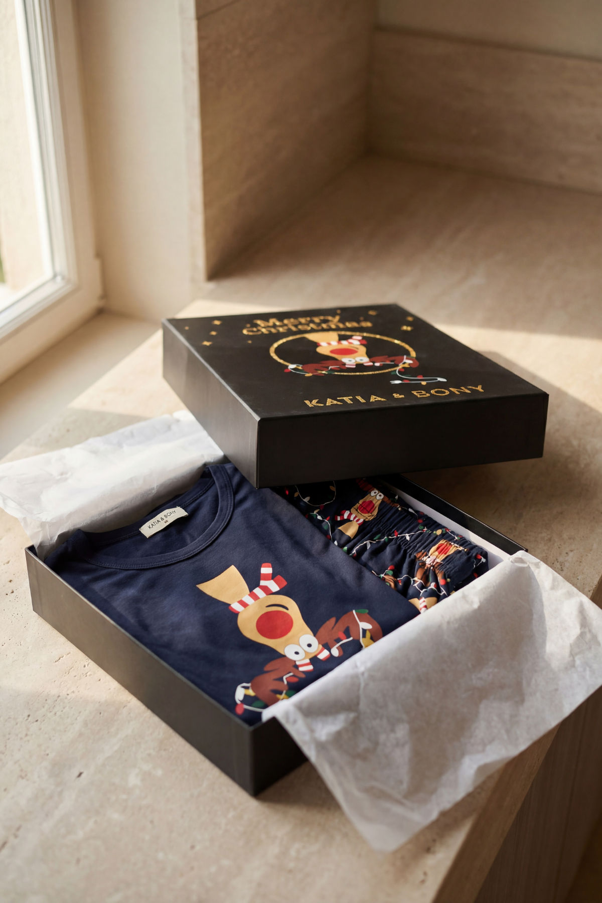 Kadın Geyik Desenli Kutulu Yılbaşı Pijama Takımı Lacivert