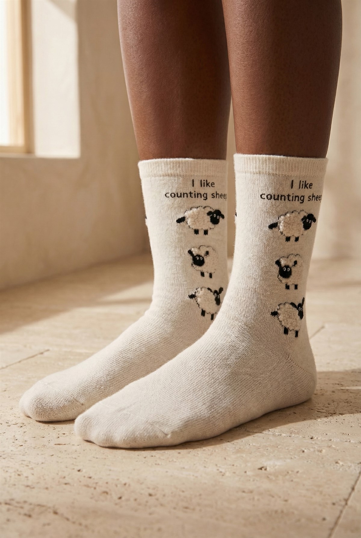 Kadın Kuzu Baskılı Soket Çorap Ekru 