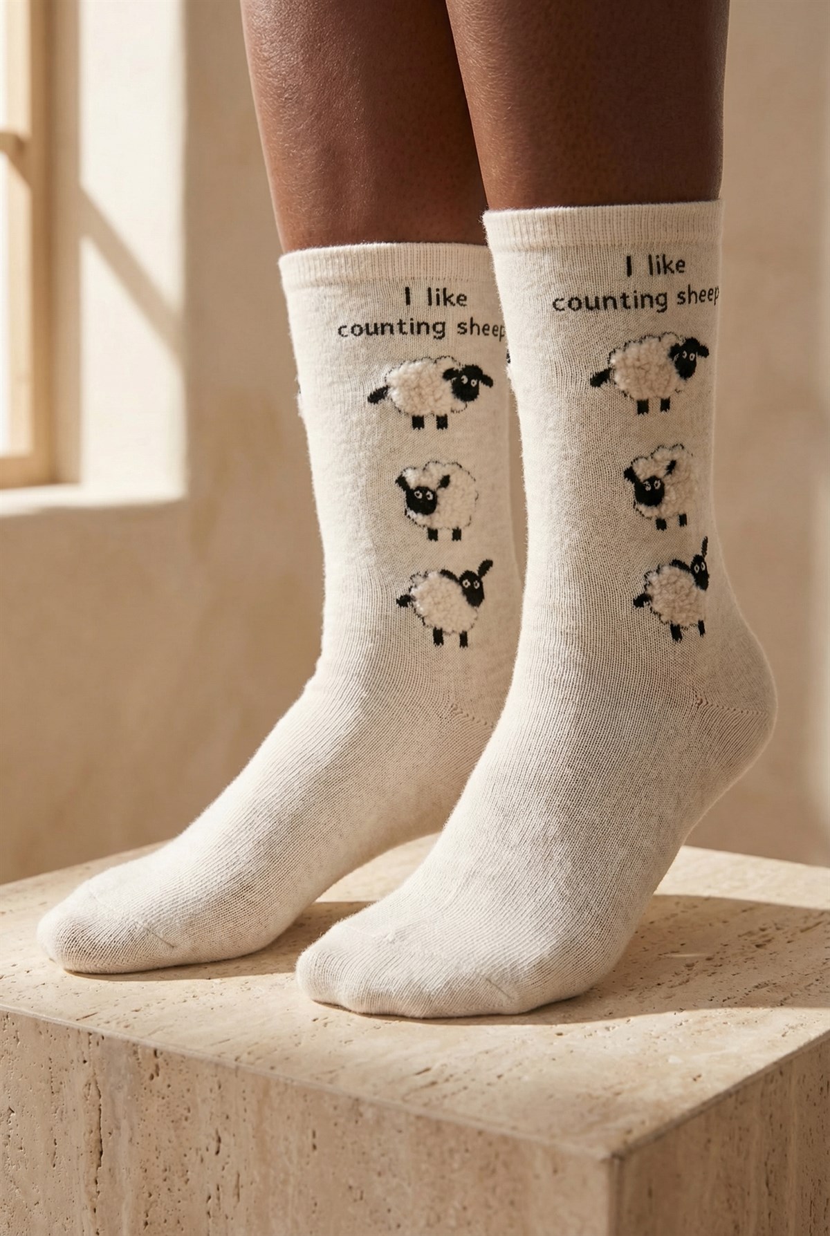 Kadın Kuzu Baskılı Soket Çorap Ekru 