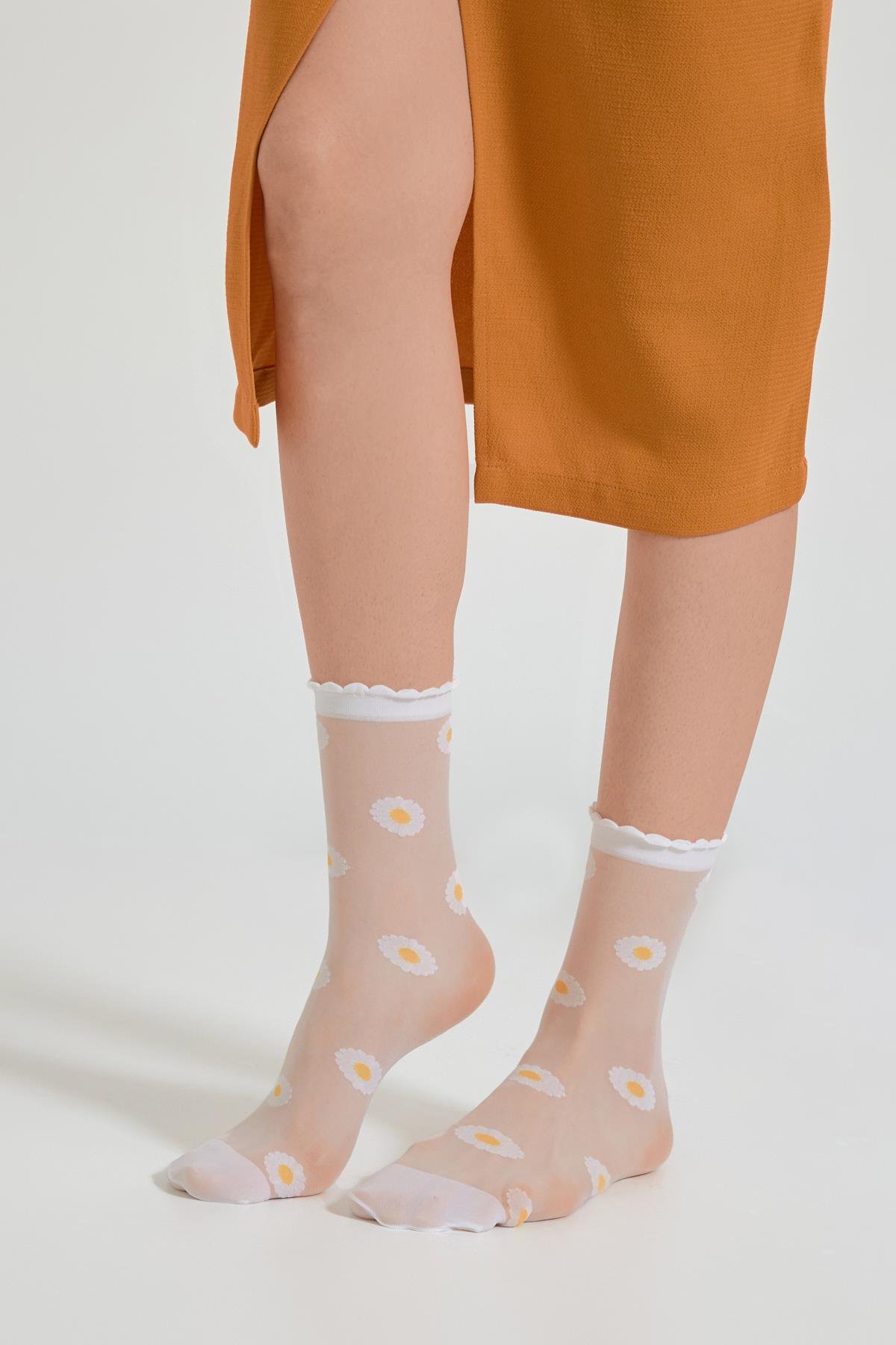 Womens White Daisy Patterned Thin Sock
