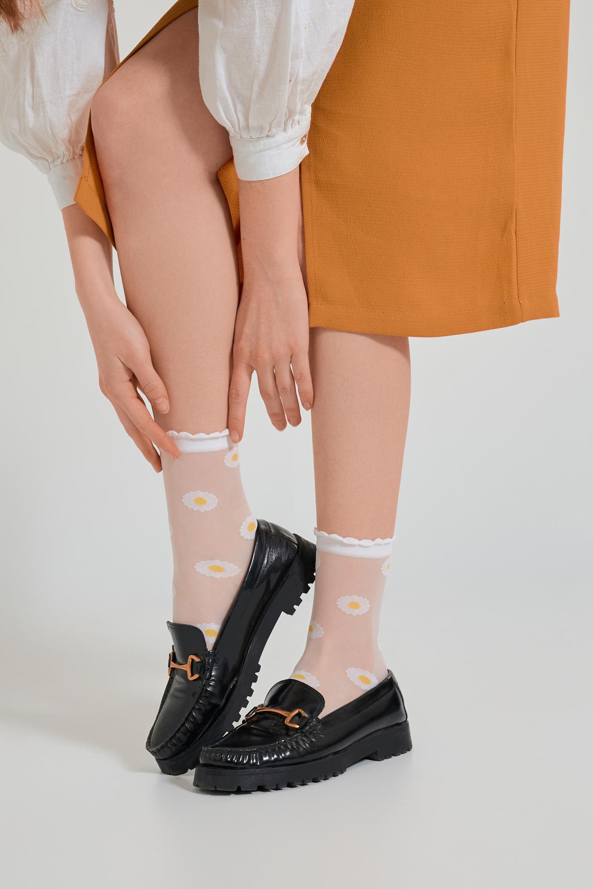 Womens White Daisy Patterned Thin Sock