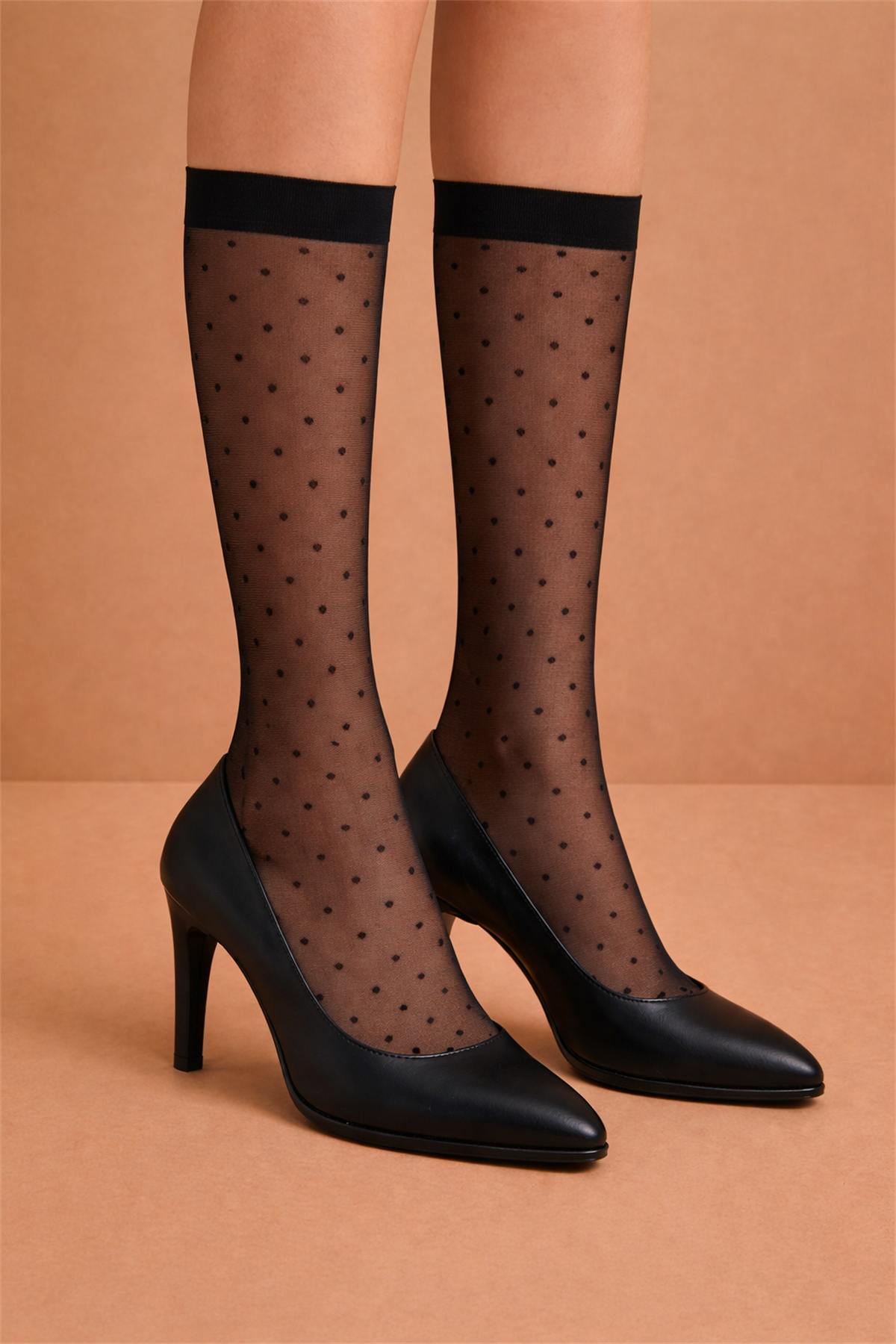 Kadın Puantiyeli Dizaltı Çorap Siyah