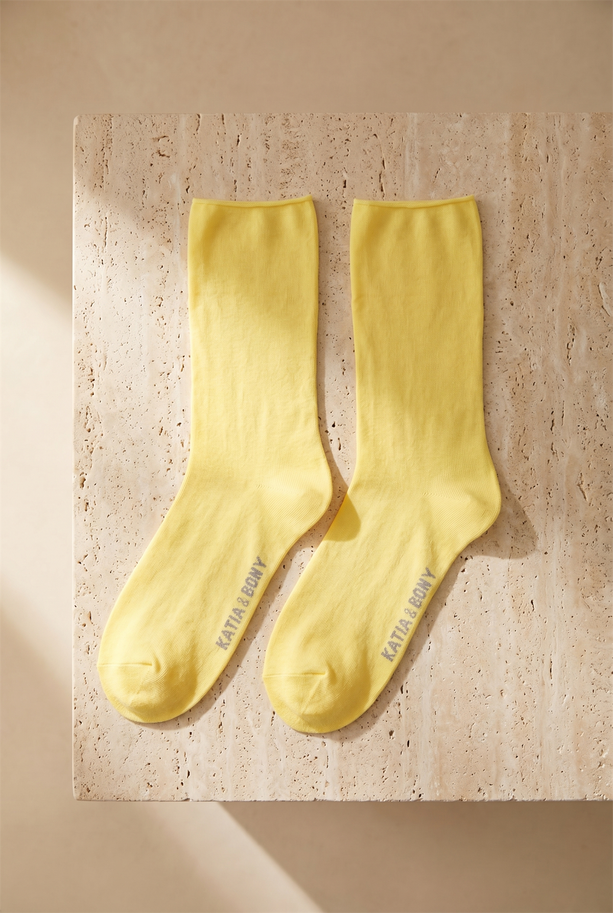 Kadın Sarı Renkli Lastiksiz Modal Kumaş İnce Soket Çorap