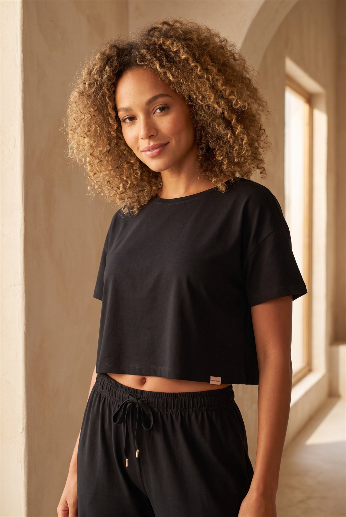 Womens Black Color Luxury Short Sleeve Tshirt