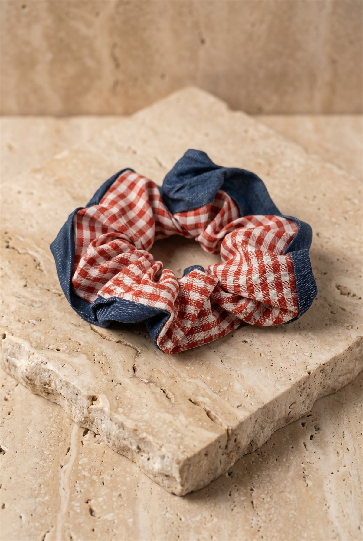 Pötikareli ve Koyu Mavi Scrunchie Toka