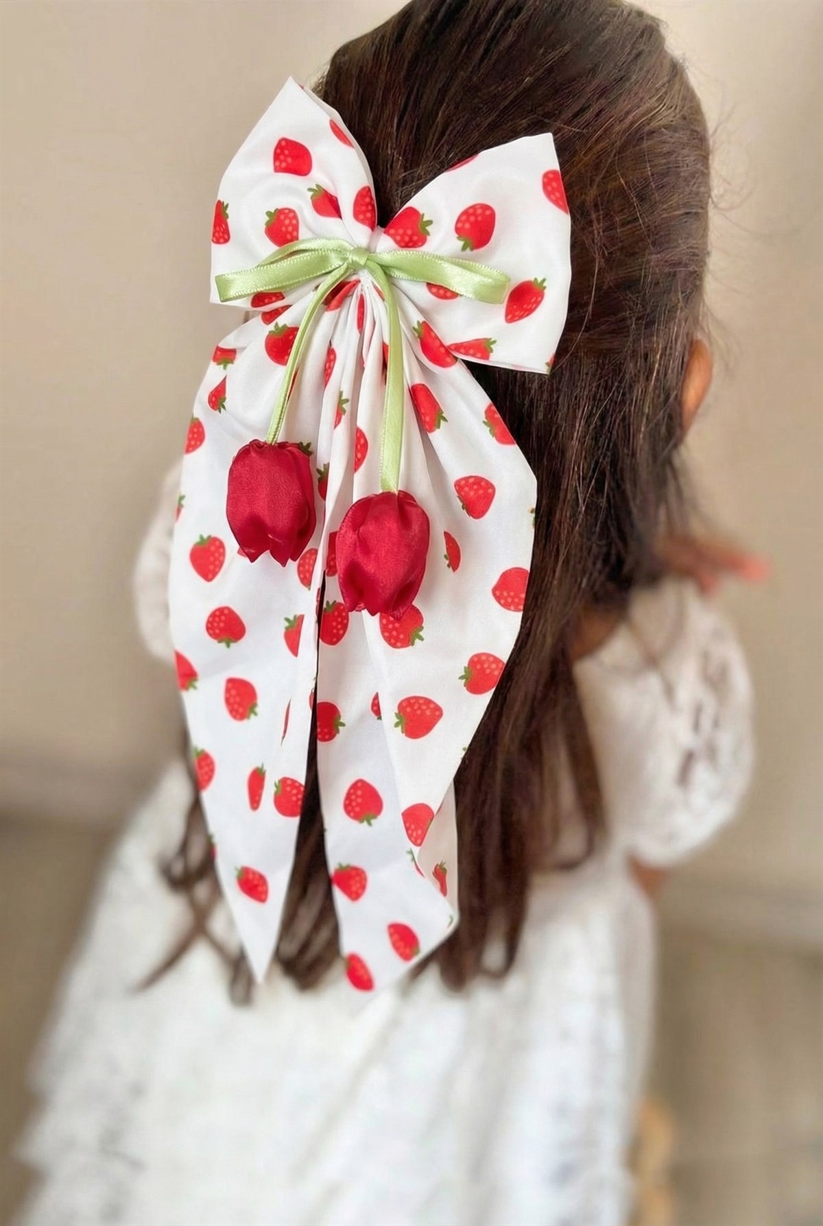 Çilekli Fiyonklu Otomat Toka Beyaz