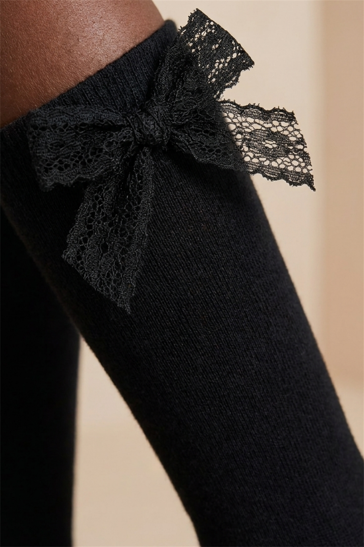 Girls Knee-High Socks with Bow Accessory Black