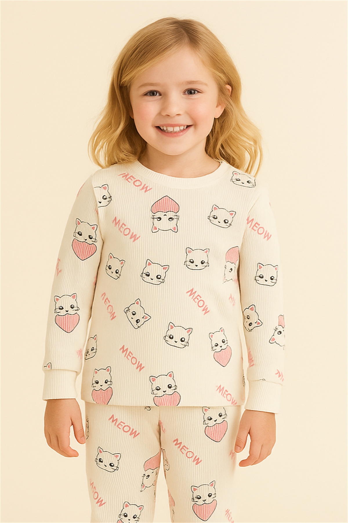 Kız Çocuk Kalpli Kedi Desenli Pijama Takımı