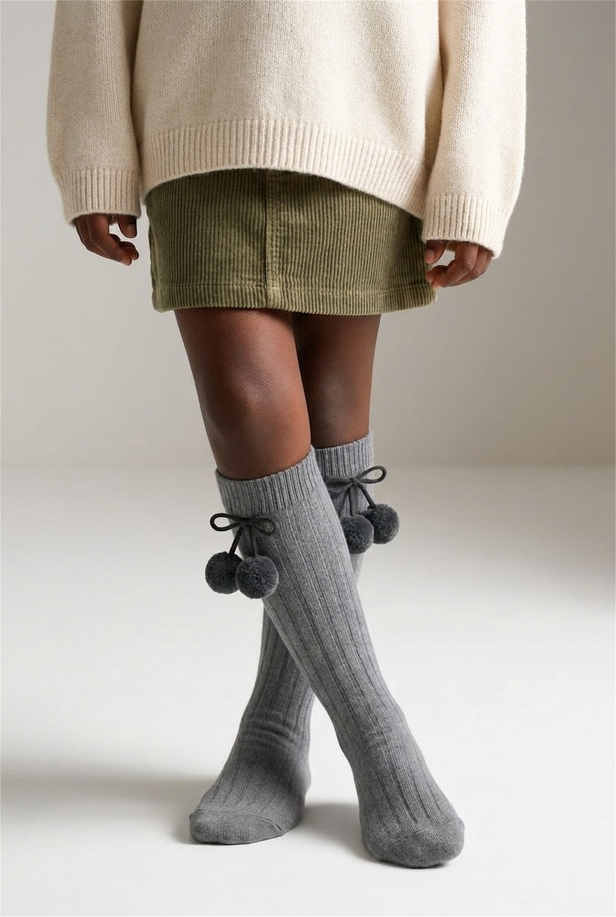 Ponpon Kız Çocuk Dizüstü Çorap Gri