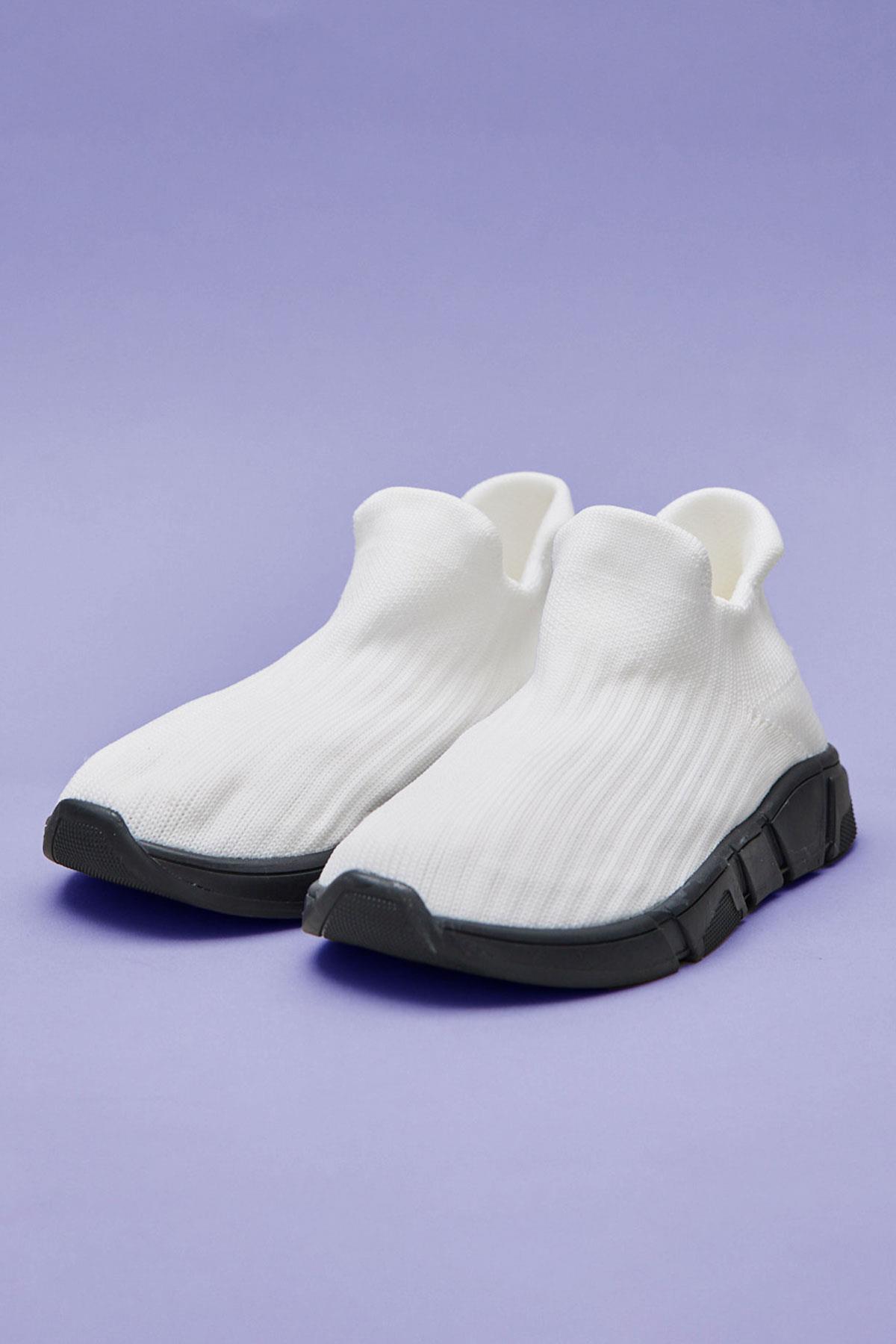 Relax Childrens Sock Shoes White