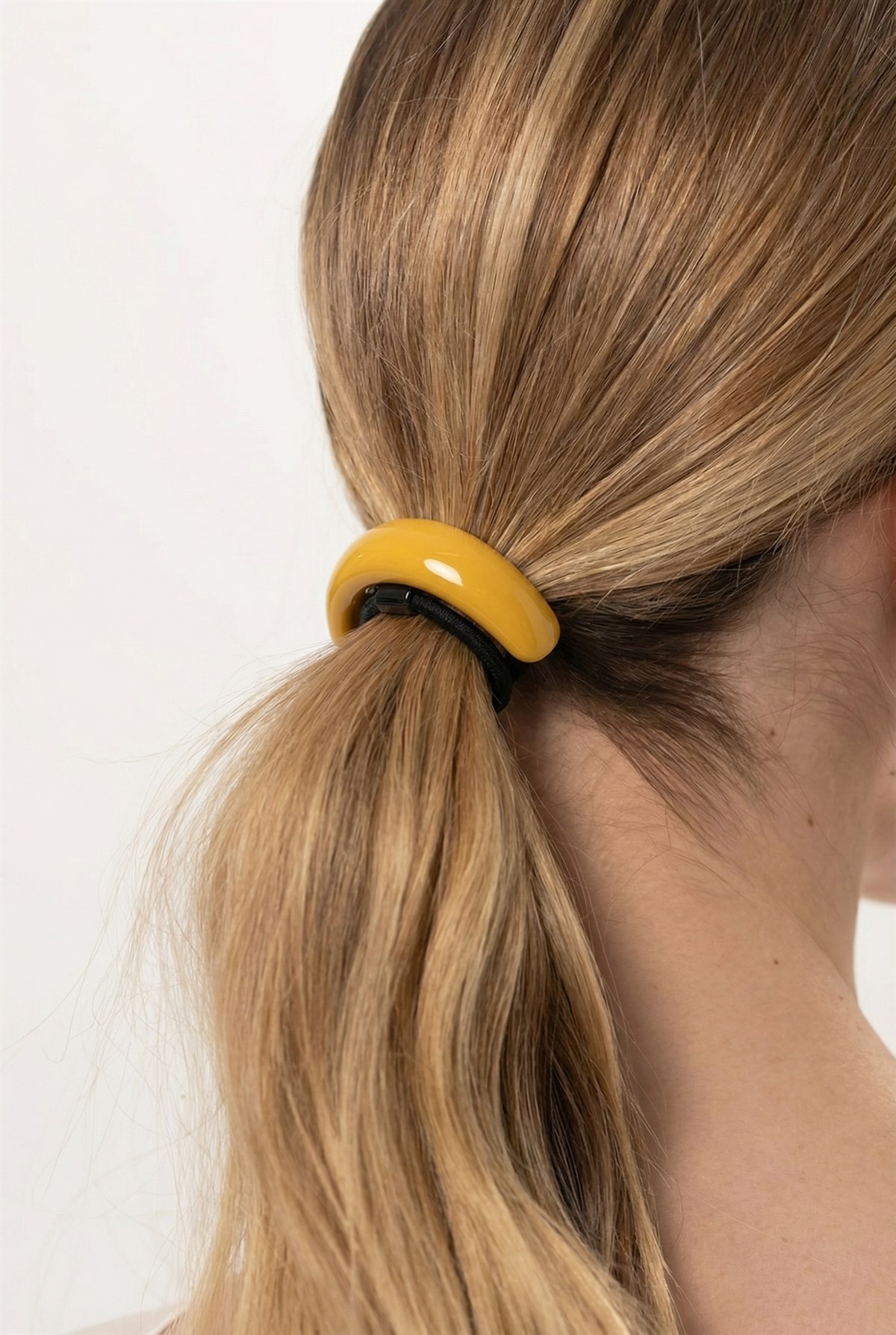 Elastic Buckle With Yellow Oval Bone Accessory