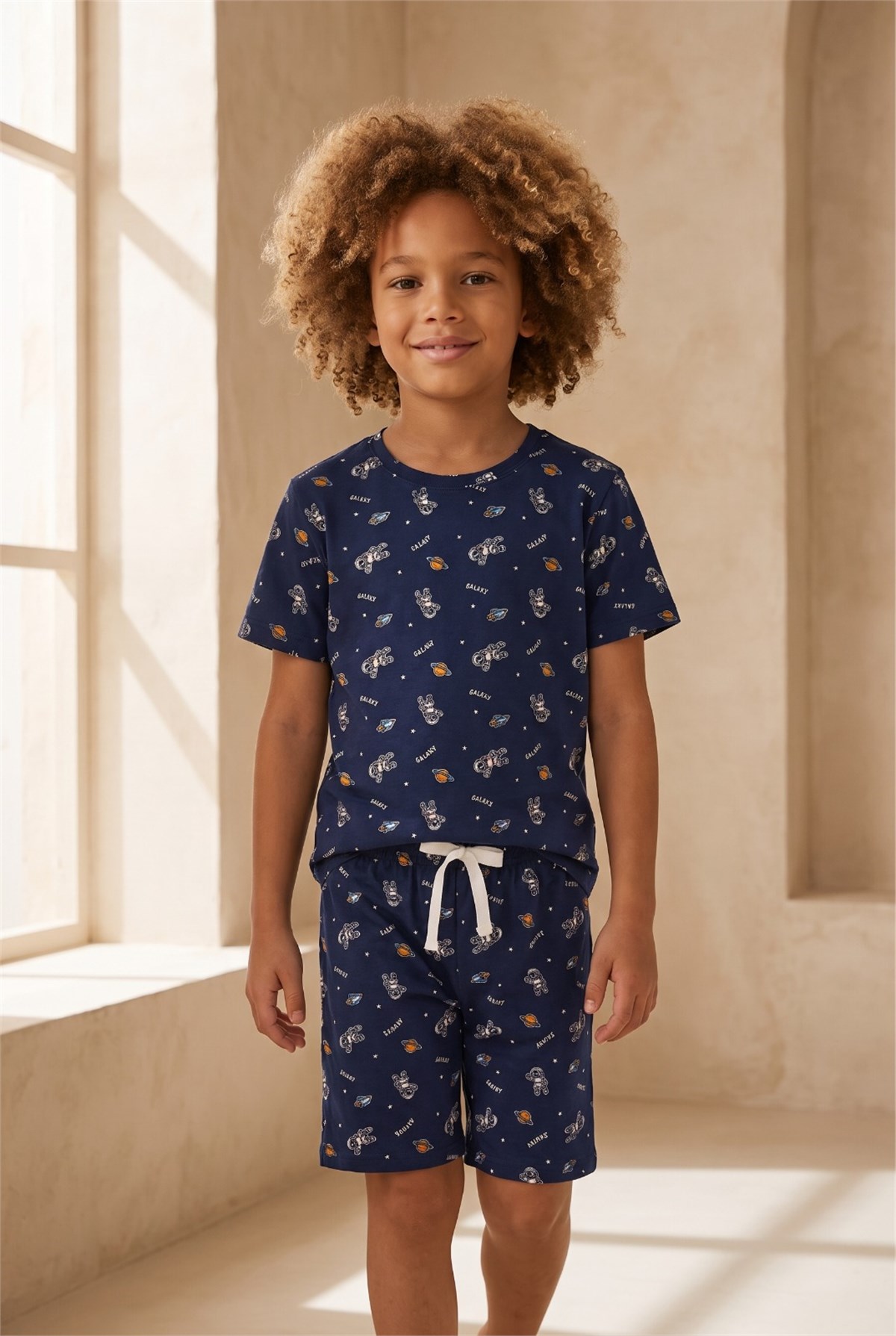 Uzay Desenli Çocuk Şortlu Pijama Takımı