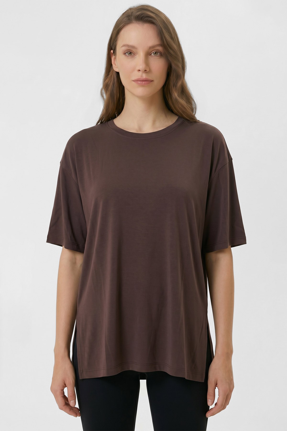 Mısırlı Kadın Modal Uzun Yırtmaçlı T-Shirt Kahverengi